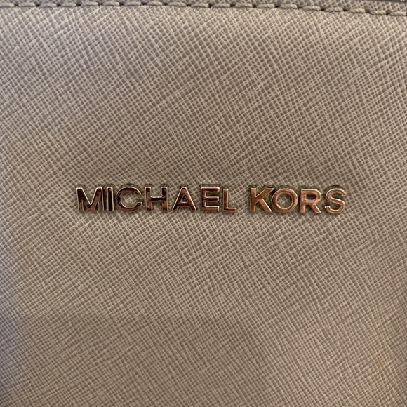 Michael Kors Medium Selma in Grey - Picture 3 of 10